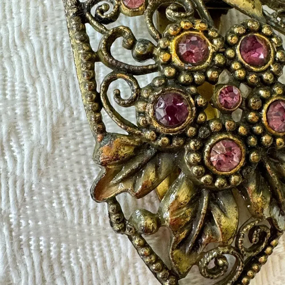 Vintage Floral 1920’s Purple Amethyst Rhinestone Dress Clip Gold Tone Triangular